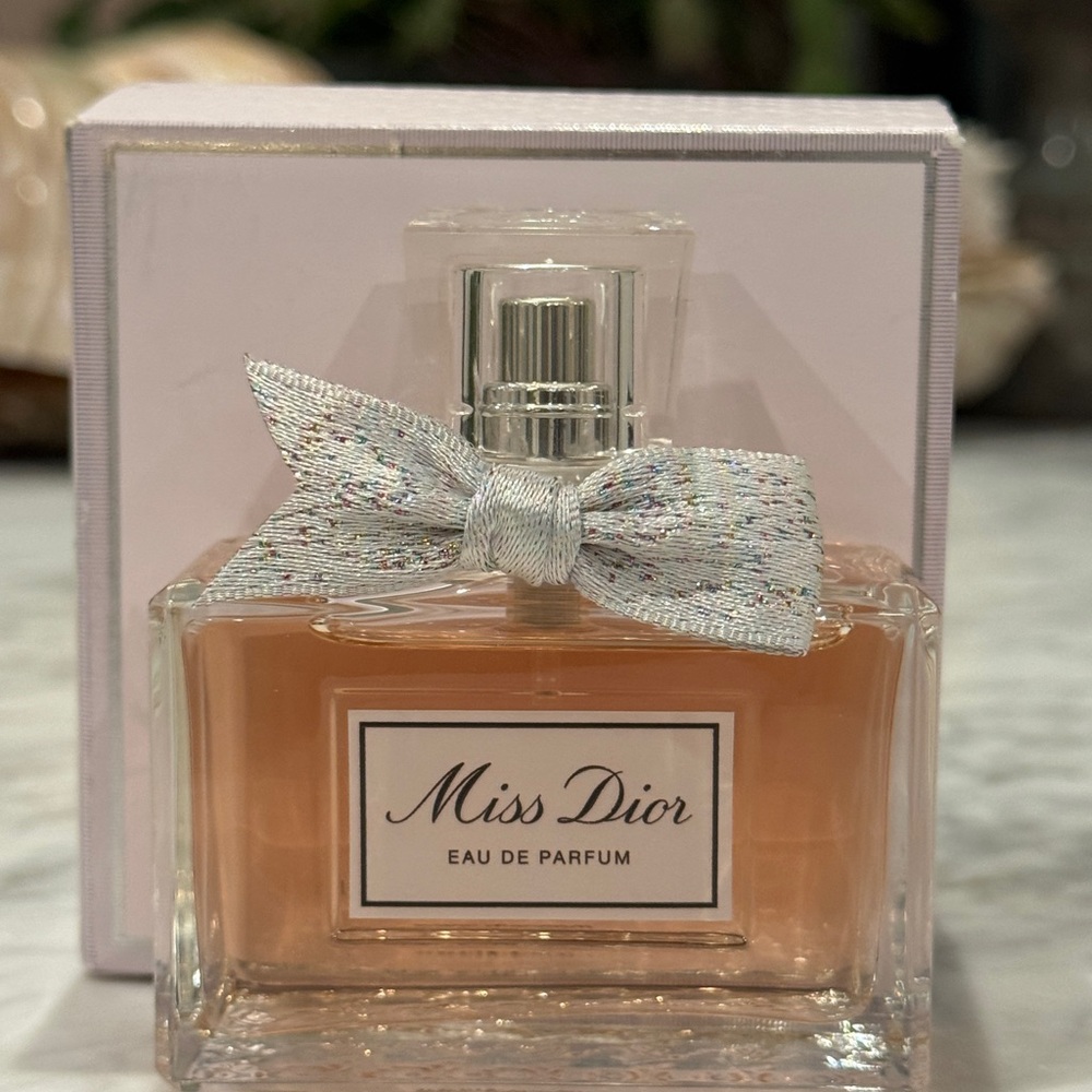 Miss Dior eau de parfum with box